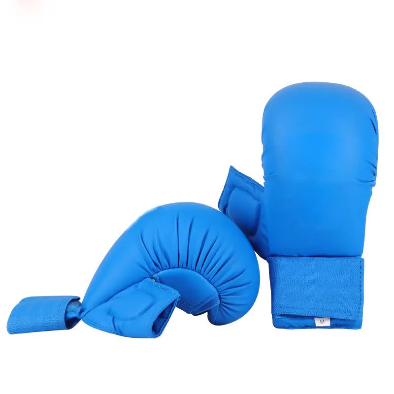 Karate käsineet sormilla