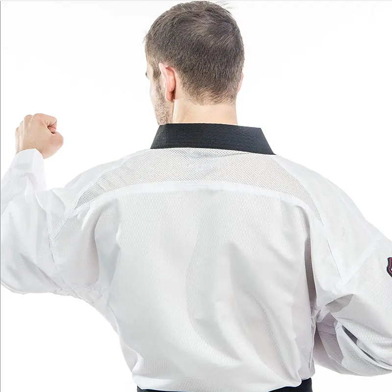 Taekwondo-univormu verkkokankaalla